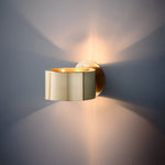Elegant Wall Lamp in Gold – Stylish Lighting for Your Home