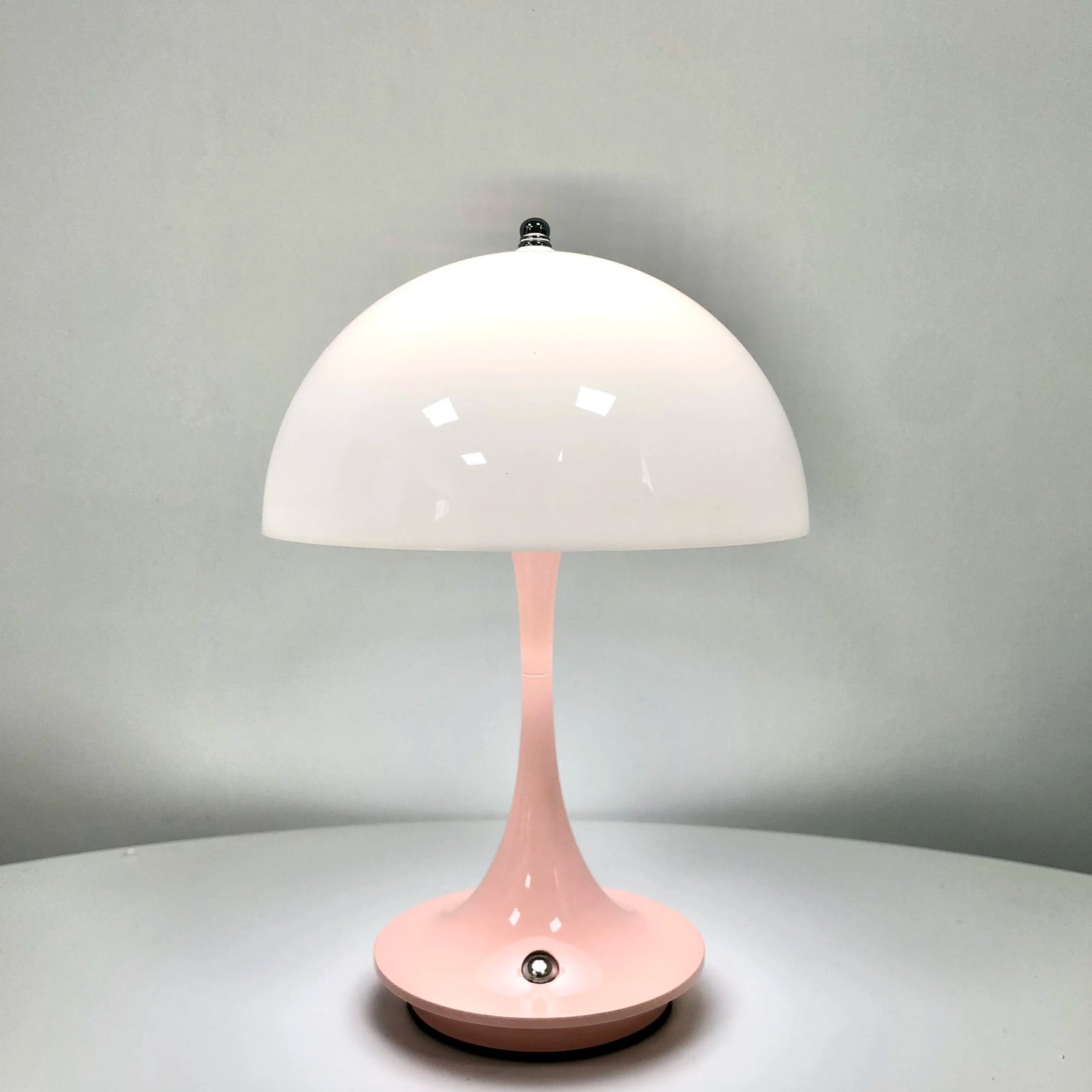 Kabellose LED Tischlampe mit Touch-Steuerung – Elegantes Design