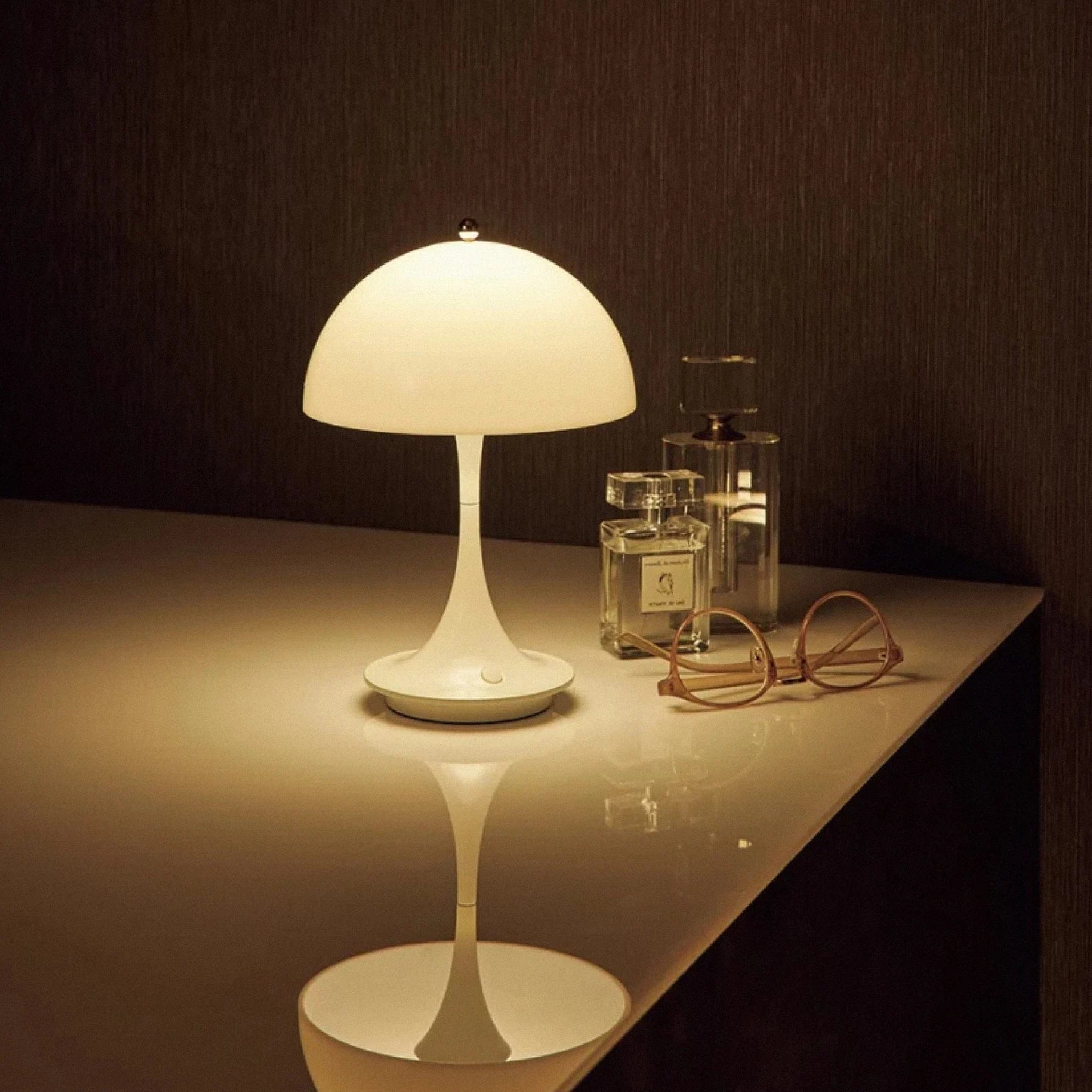 Kabellose LED Tischlampe mit Touch-Steuerung – Elegantes Design