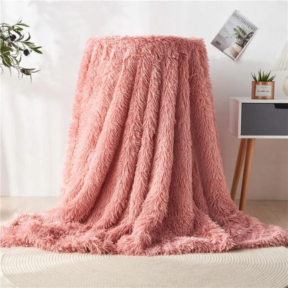 Luxurious Faux Fur Throw Blanket – Washable and Elegant for Cozy Evenings