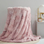 Luxurious Faux Fur Throw Blanket – Washable and Elegant for Cozy Evenings