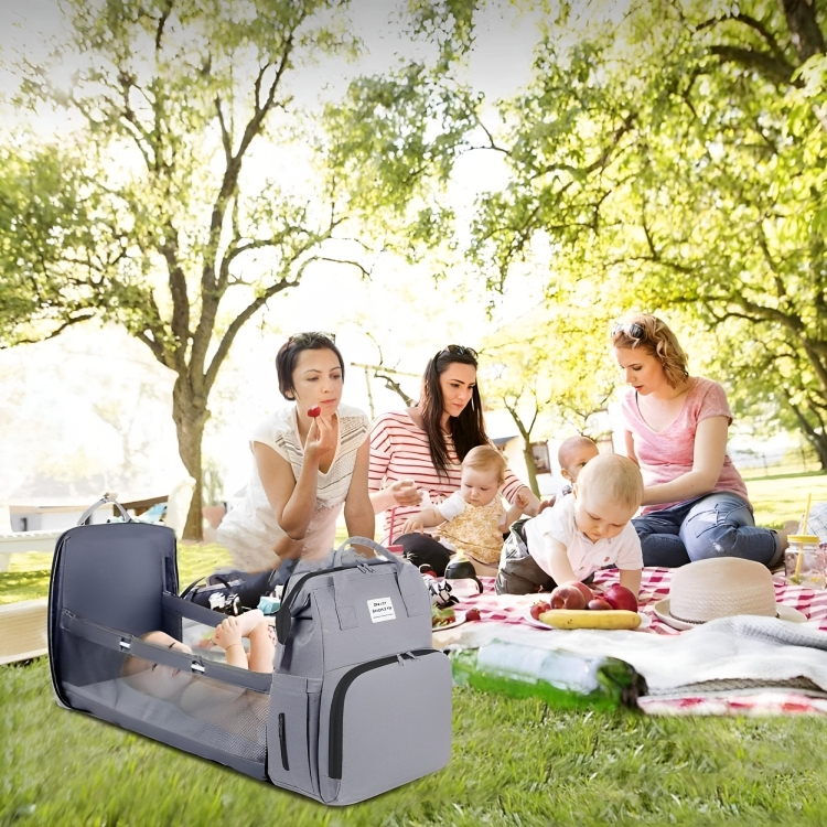 SmartTravel Bag™ | Everything your baby needs – including a travel cot!