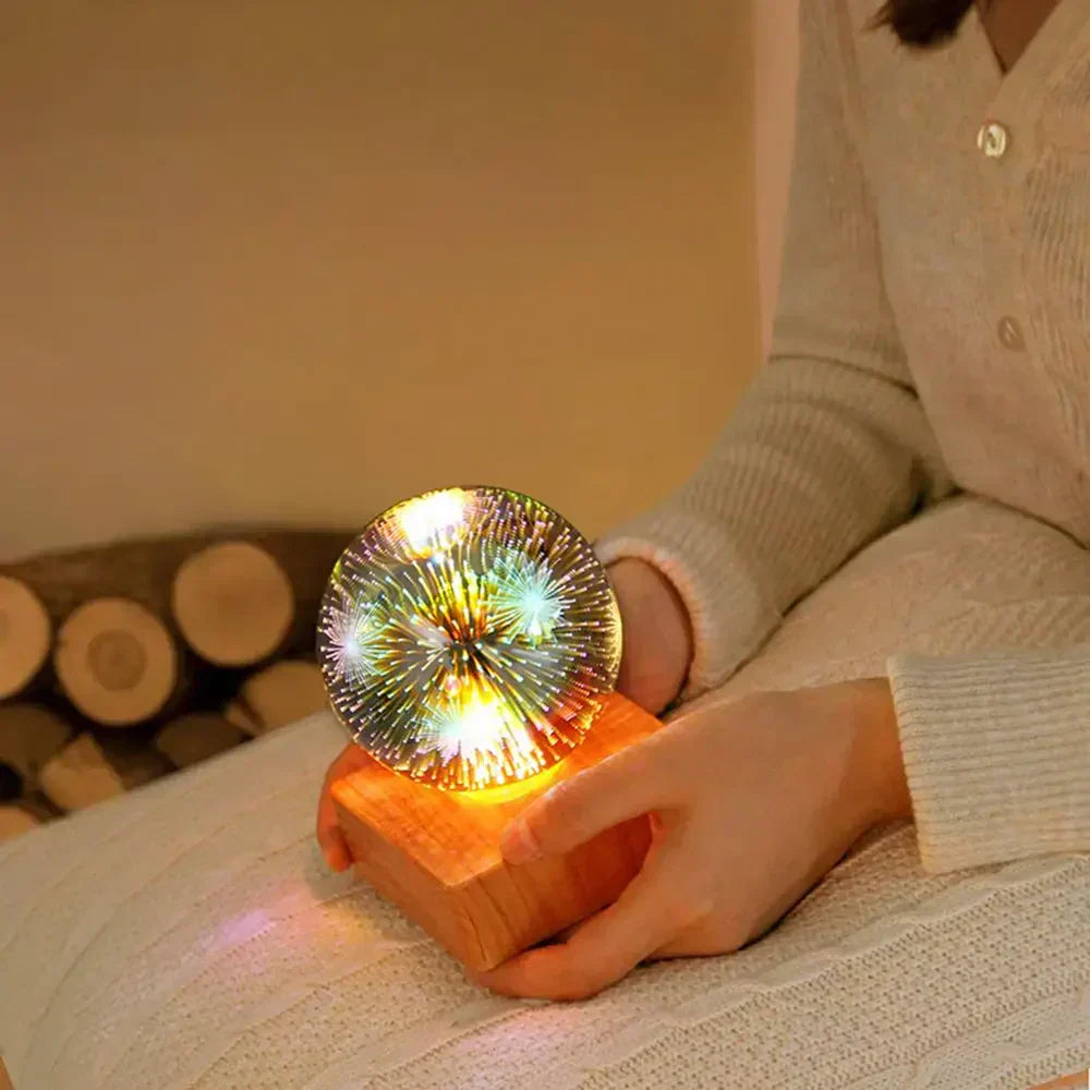 Zauberhafte Kristallkugel-Lampe mit 3D Feuerwerkseffekt