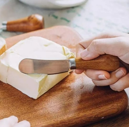 Cute butter knife with stand-up function