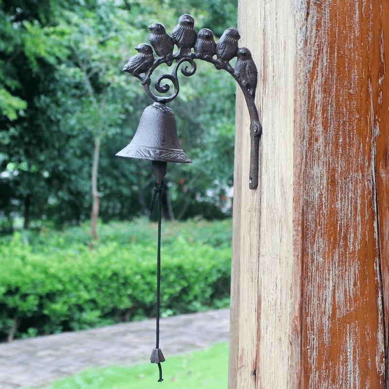 Antike Türklingel aus Gusseisen für den perfekten Eingangsbereich