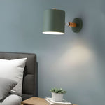 Wandlampe mit einstellbarem Arm – Stilvolle Metall- und Holzleuchte für moderne Wohnräume