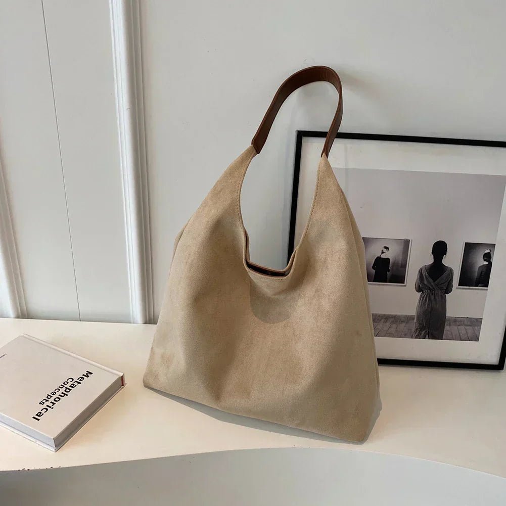 Stilvolle Wildlederhandtasche für modebewusste Frauen