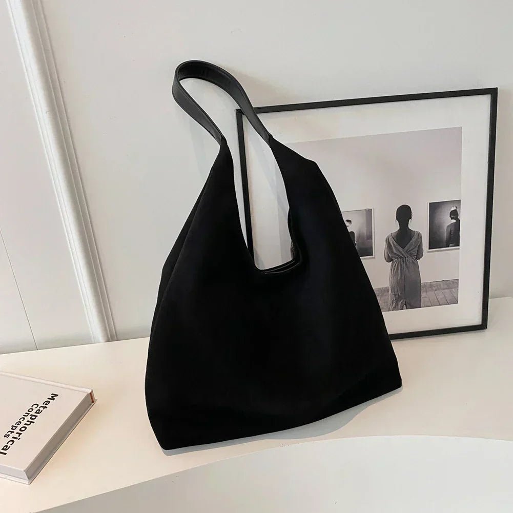 Stilvolle Wildlederhandtasche für modebewusste Frauen