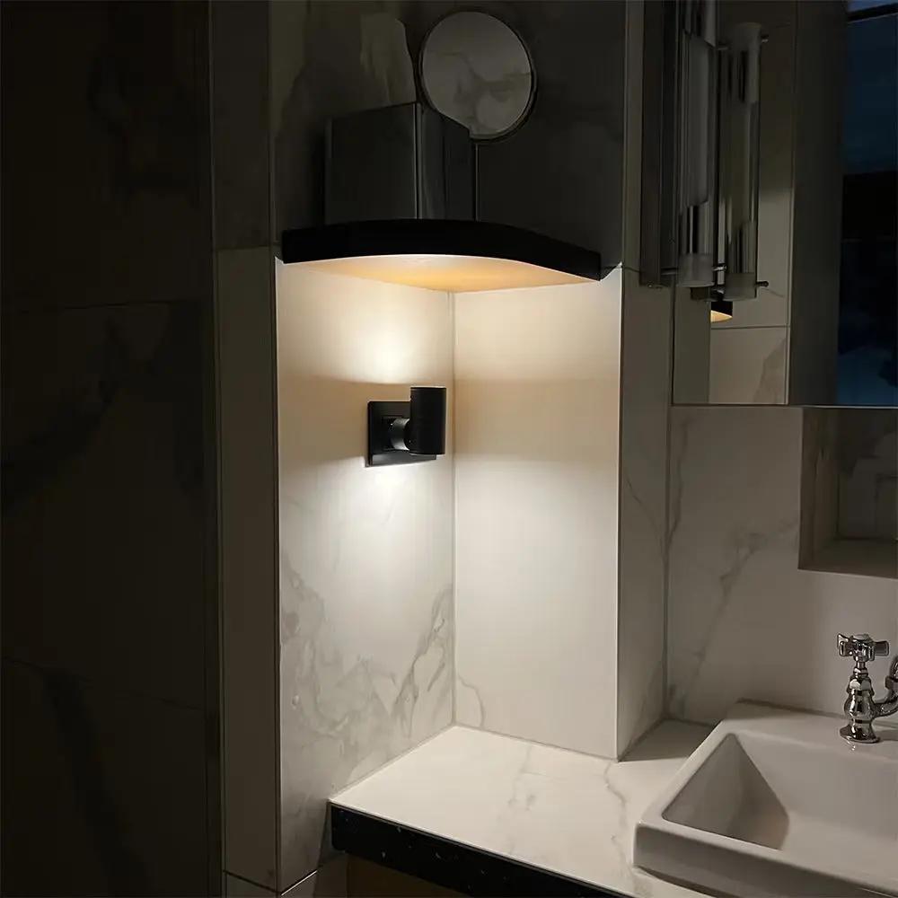 Dimmable LED night light with twilight sensor