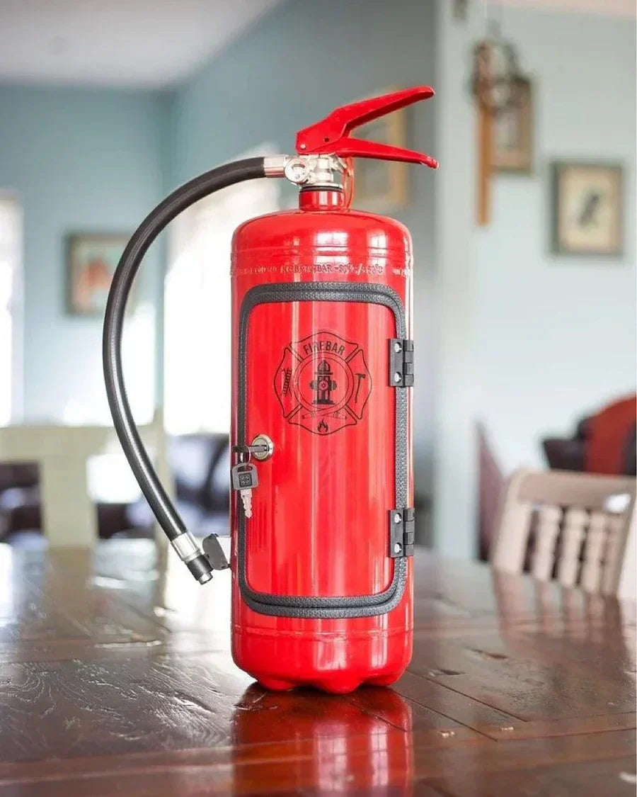 Geheime Bar im Feuerlöscher-Design – Stilvoller Getränkeschutz