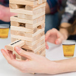 Spaßige Holz-Turm Trinkspiel mit 4 Gläsern für unvergessliche Abende