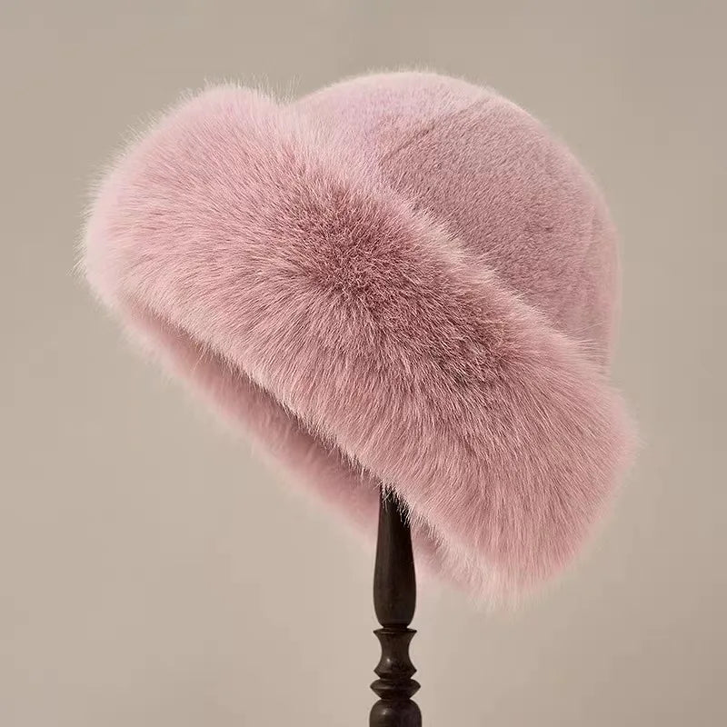 Stilvolle Wintermütze aus Kunstpelz für Damen
