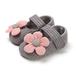 Girls' athletic sneakers