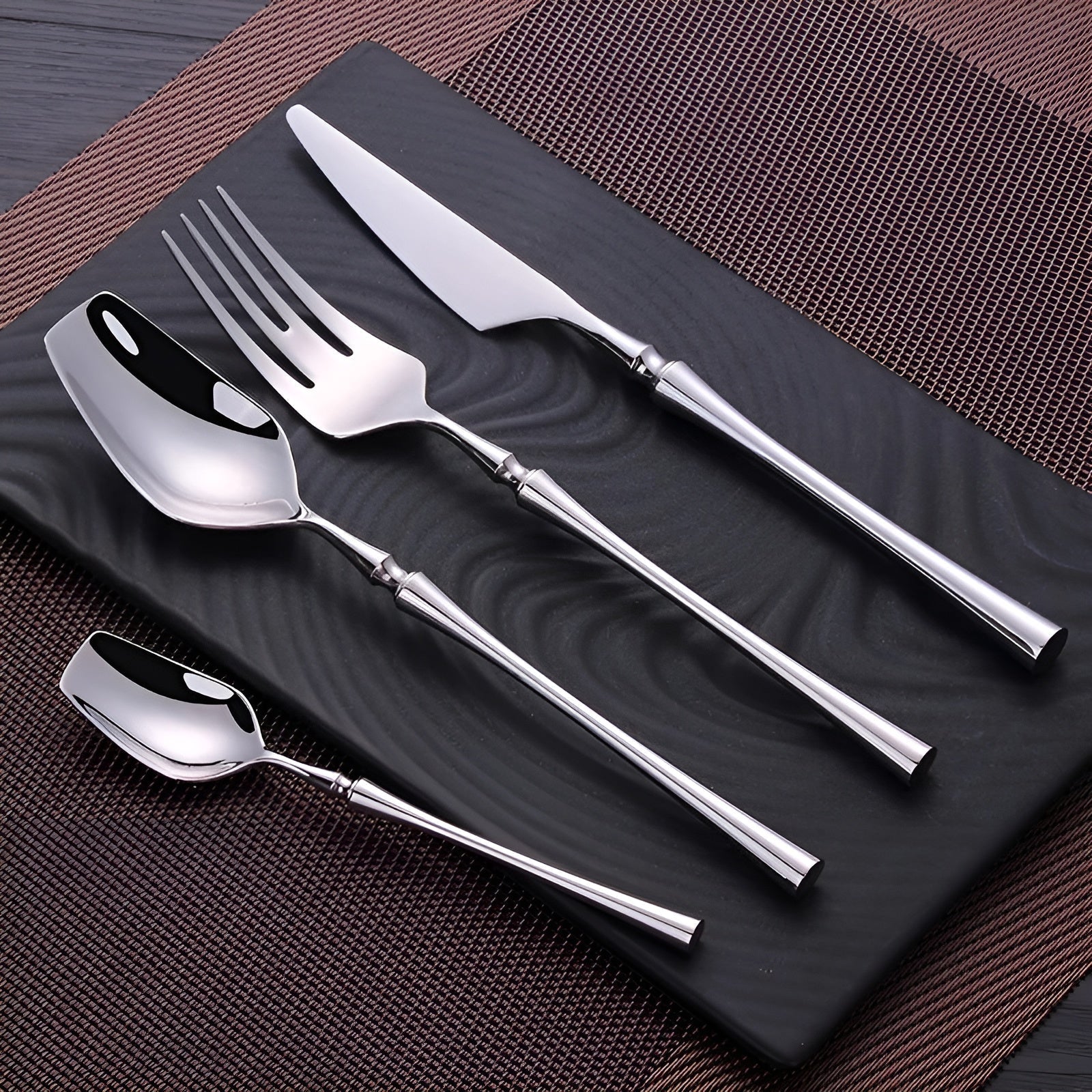Elegantes Edelstahl-Besteckset – Zeitlos & Robust für Jeden Anlass