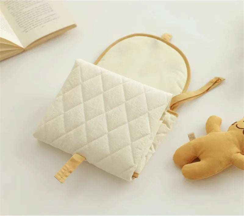 Foldable Changing Mat with Bear Motif – Practical Changing Pad for Travel