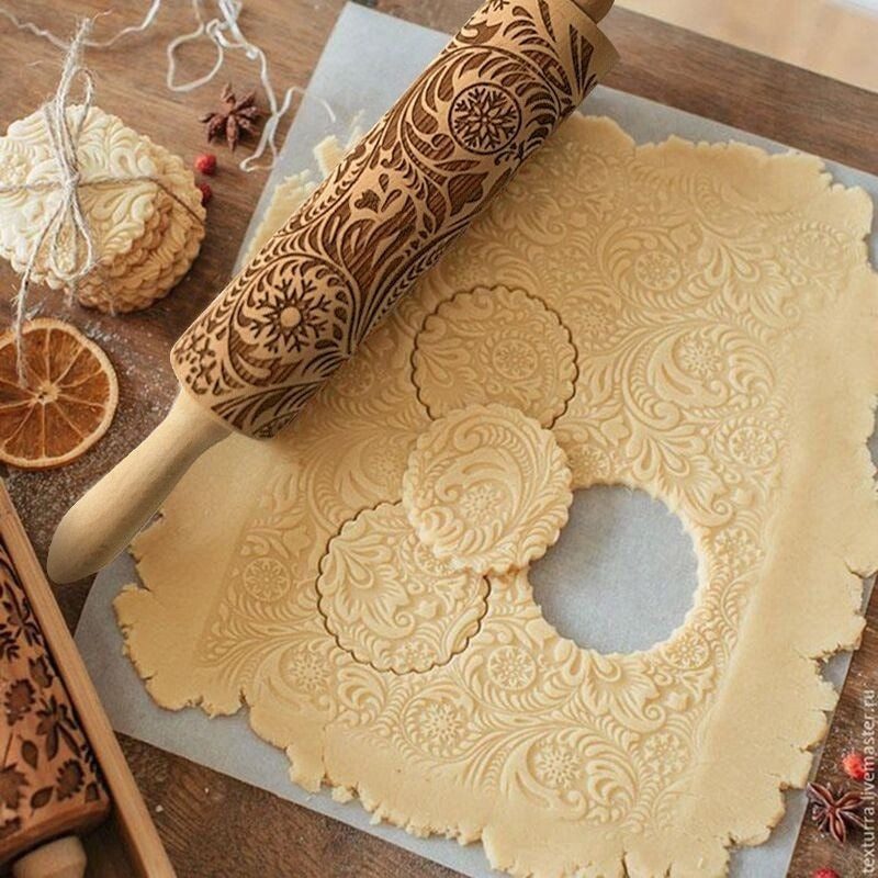 Eleganter Ausrollstab aus Buchenholz für festliches Backen