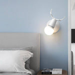 Rustikale Wandlampe aus Holz mit Hirschmotiv – Elegantes Licht für Wohnräume