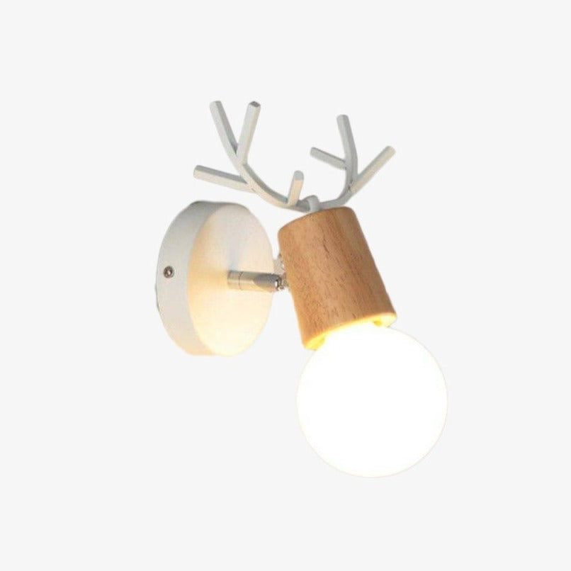Rustikale Wandlampe aus Holz mit Hirschmotiv – Elegantes Licht für Wohnräume