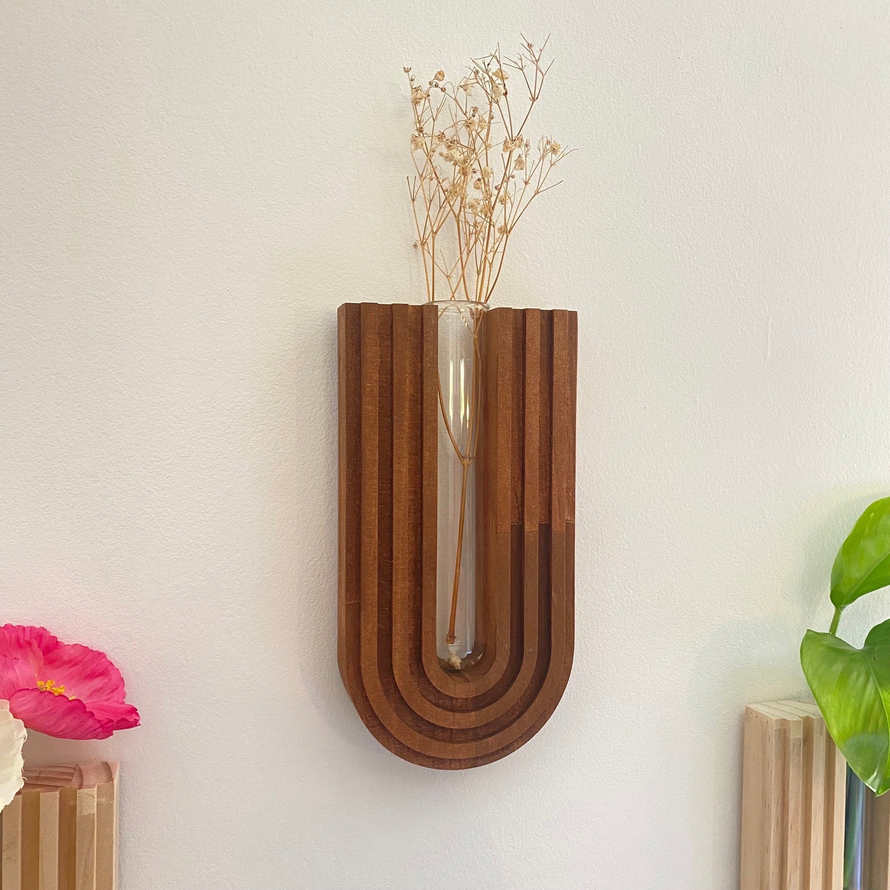 Elegant Wooden Plant Mount with Removable Vase for Walls