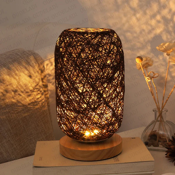 Stilvolle LED Tischlampe aus Holz mit Seil-Design – Warmes Licht für Schlafzimmer und Wohnzimmer