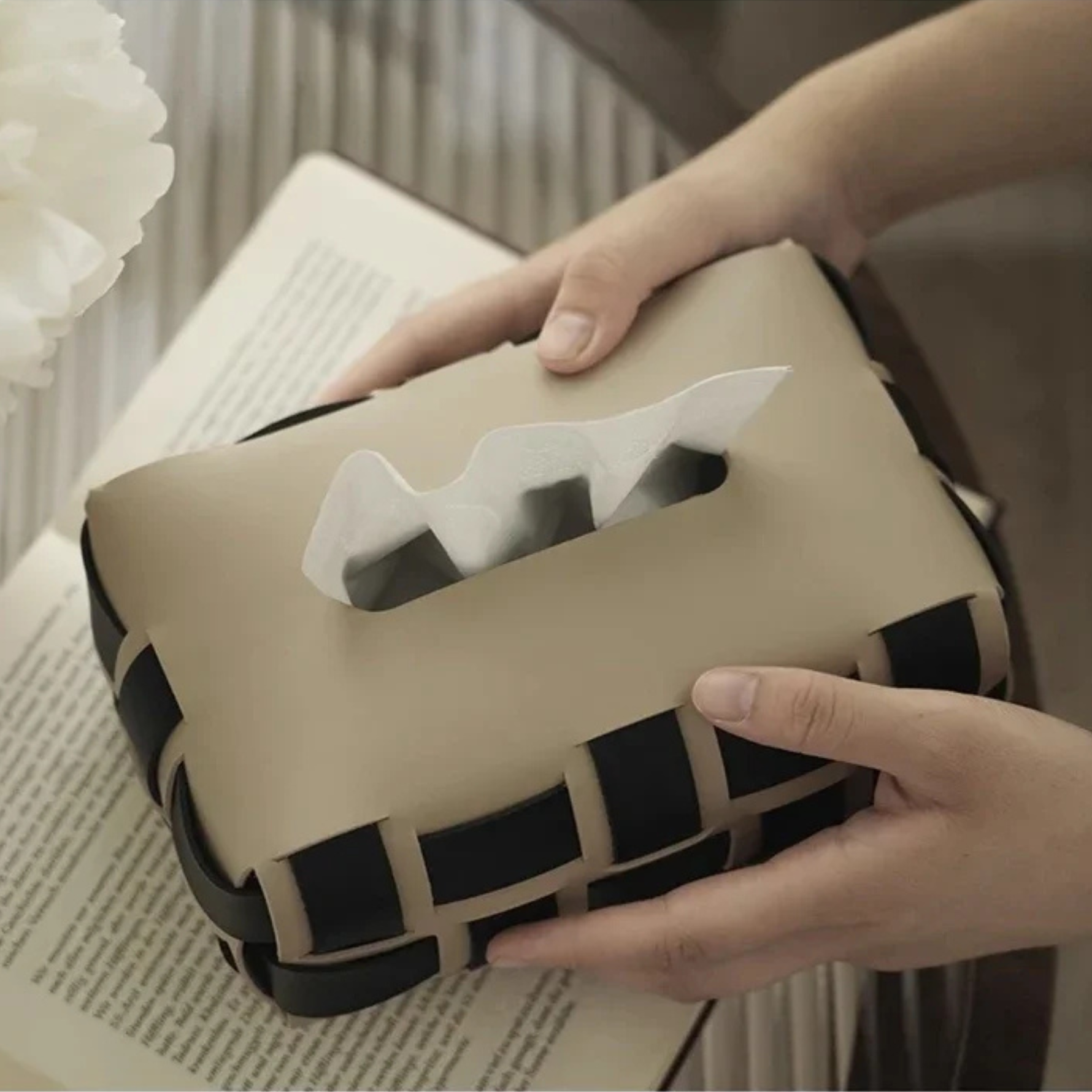 Elegant Faux Leather Tissue Box Cover – Minimalist Design with Snap Fastener