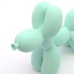 Bunte Hundeskulptur aus Ballons – Modernes Dekor für Wohnzimmer und Büro