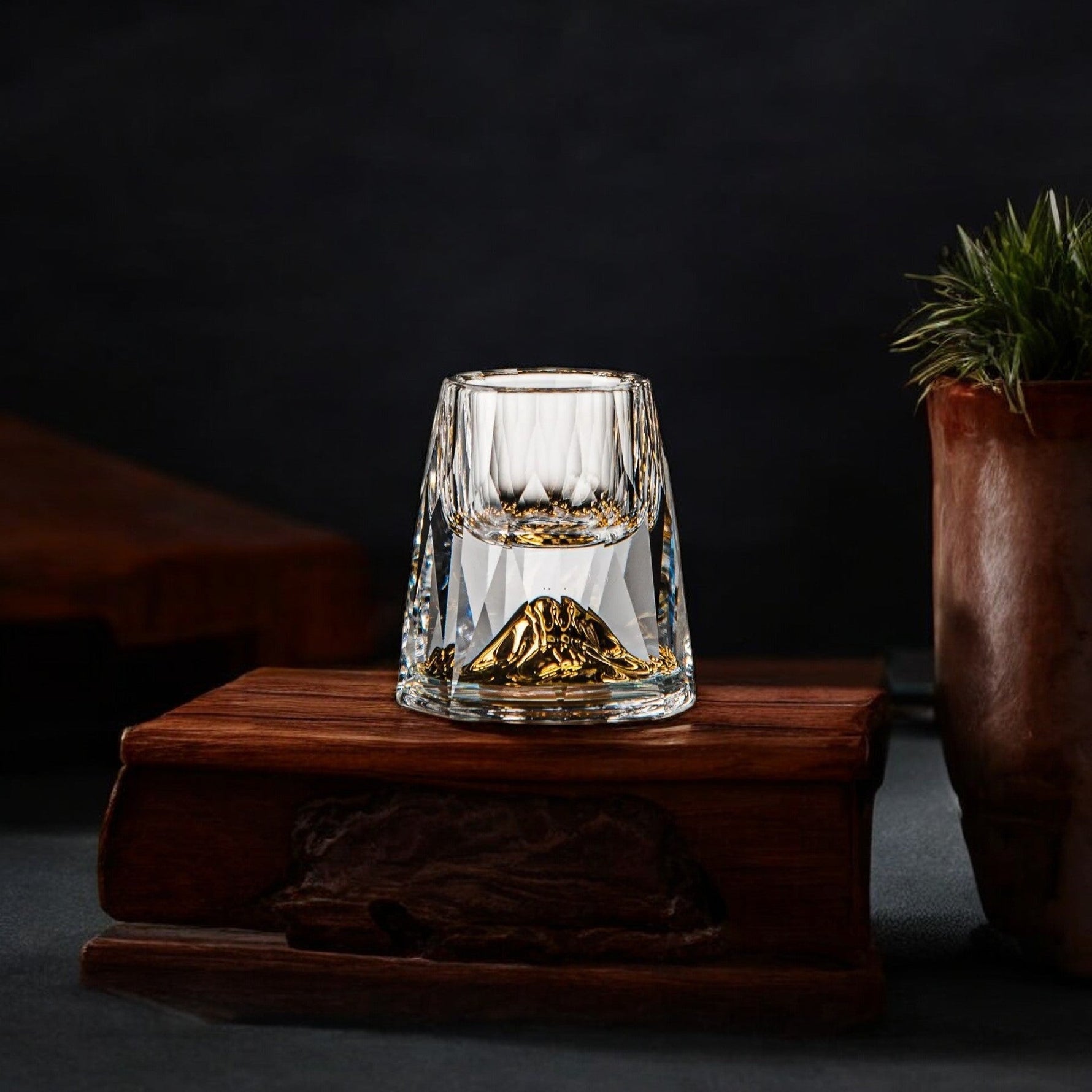 Handmade Crystal Glasses with Gold Flakes – Set of 2 – For Whisky & Fine Spirits