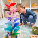 Bunte Holzbahn – Lernspielzeug für kreative Entfaltung bei Kindern