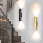 Elegante Wandleuchte – Flexible Doppelkopflampe für stilvolle Räume
