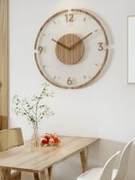 Transparente Wanduhr mit Holz-Details – Lautloser Quartz