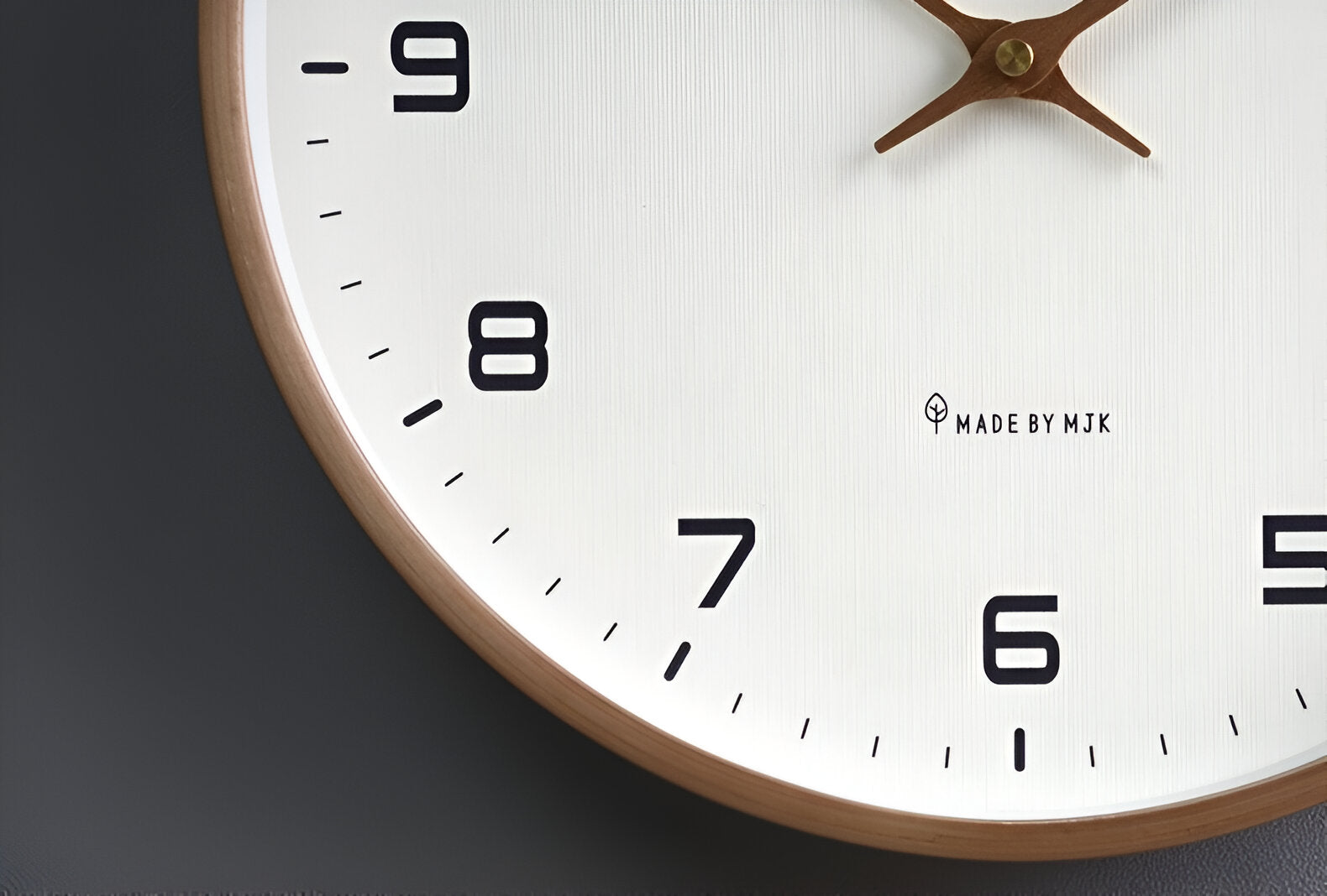 Elysium Holz-Wanduhr – Stilvolle Uhr im skandinavischen Design