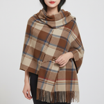 Eleganter Damen-Schal im modernen Karo-Design