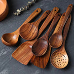 Naturverbundenes Küchenutensilien-Set aus edlem Holz