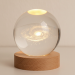 Galaktische Tischleuchte – Stilvolle Lampe mit Planeten-Design