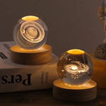 Galaktische Tischleuchte – Stilvolle Lampe mit Planeten-Design