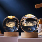 Galaktische Tischleuchte – Stilvolle Lampe mit Planeten-Design