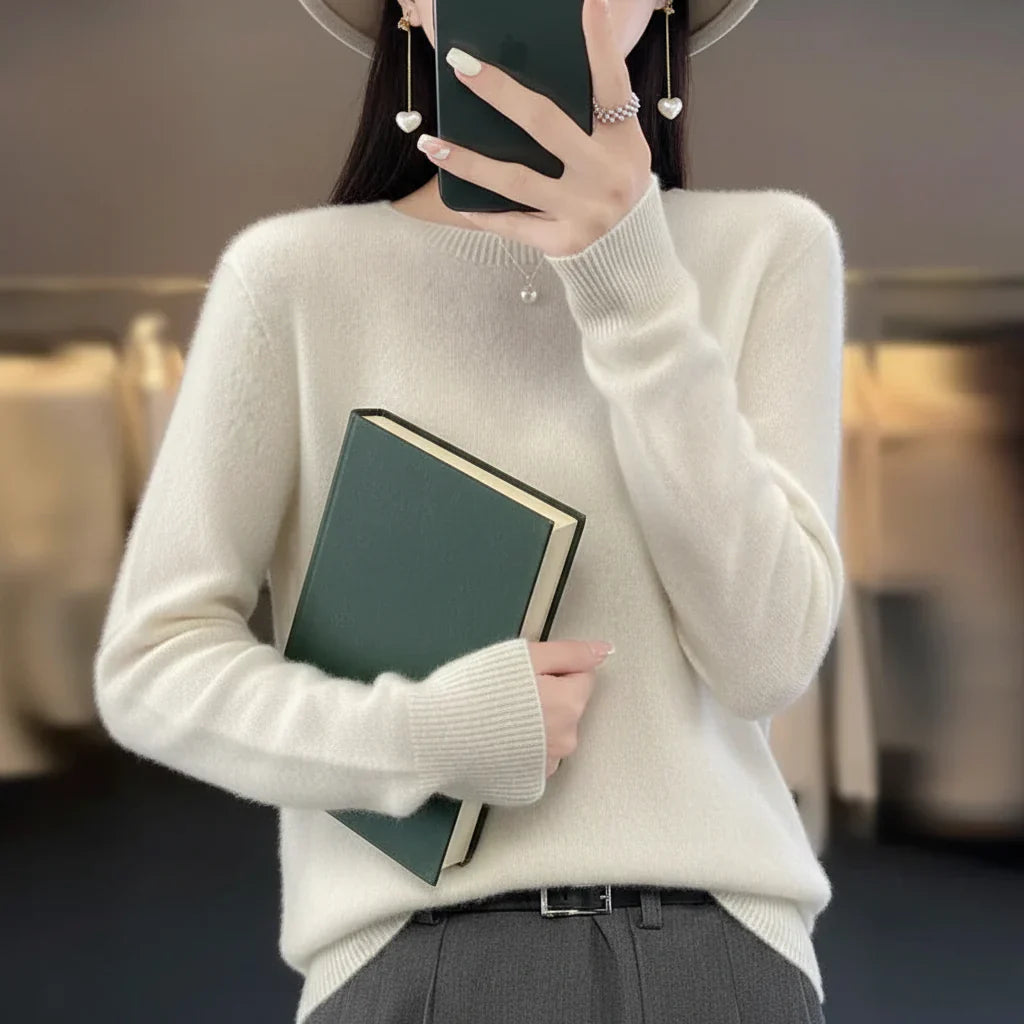 Elegant Cashmere Sweater for Women – Crew Neck and Warm