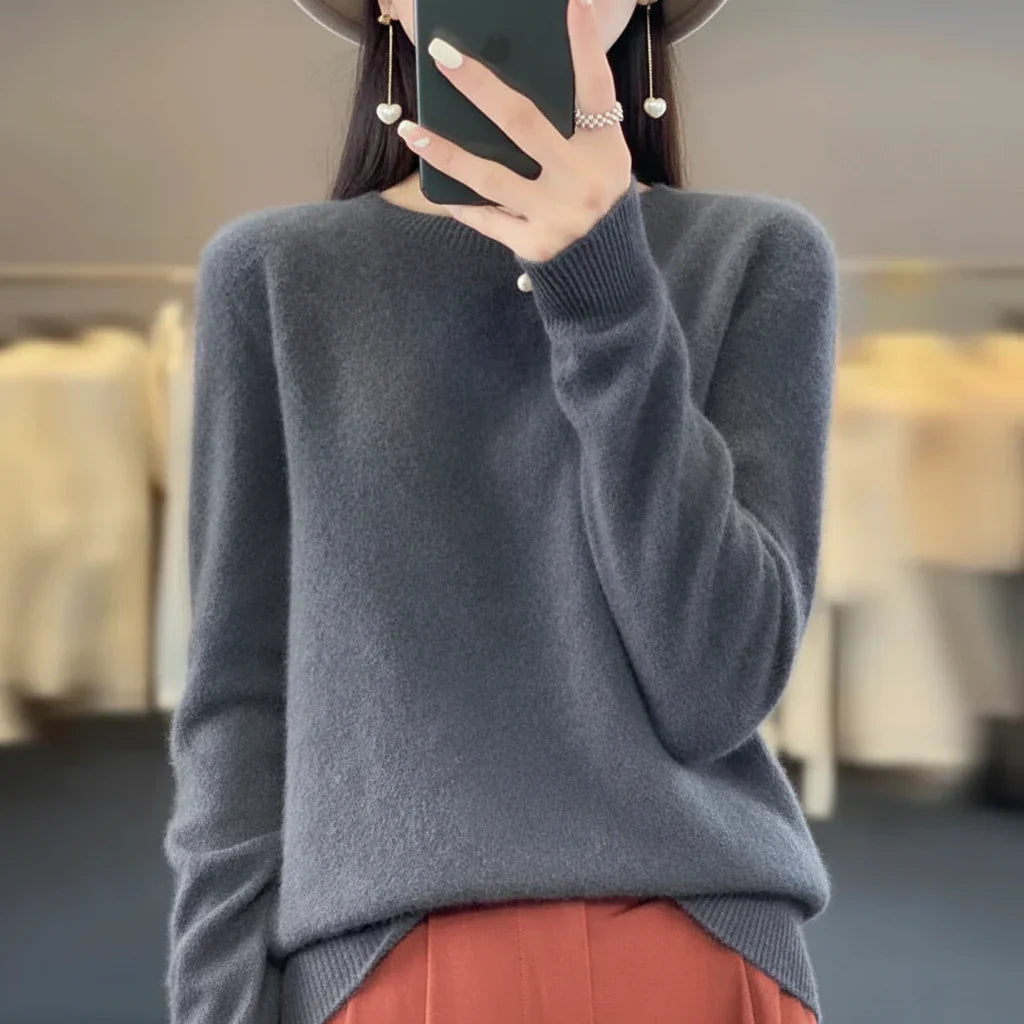 Elegant Cashmere Sweater for Women – Crew Neck and Warm