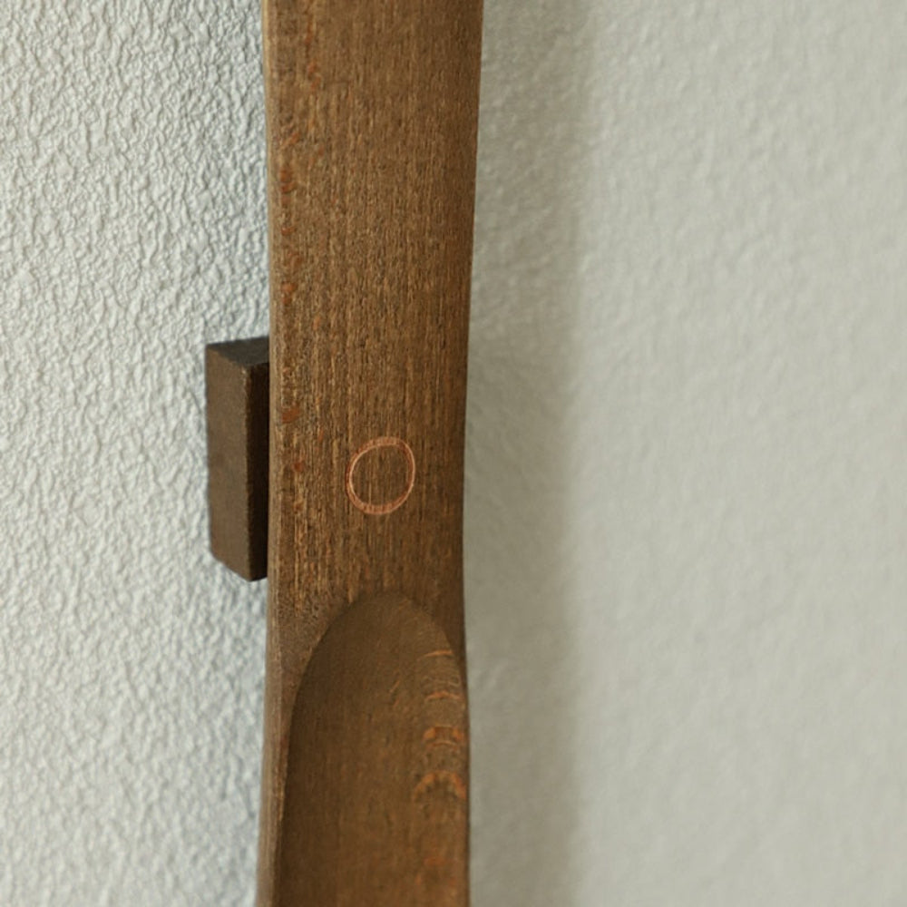 Elegant Wooden Shoehorn with Magnet – Convenient Shoe Putting-On