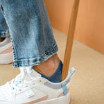 Elegant Wooden Shoehorn with Magnet – Convenient Shoe Putting-On