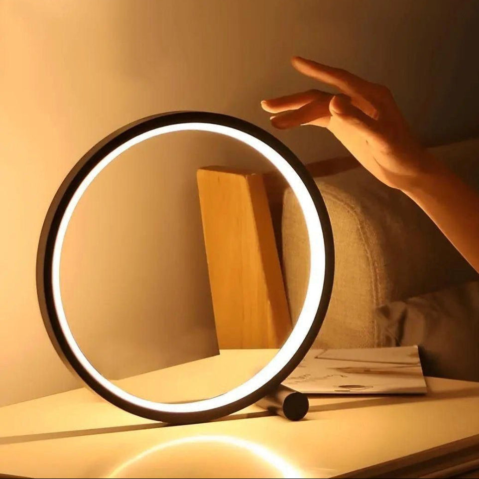 Kreisförmige LED-Lampe mit Anpassbarem Warmlicht für Entspanntes Wohnen