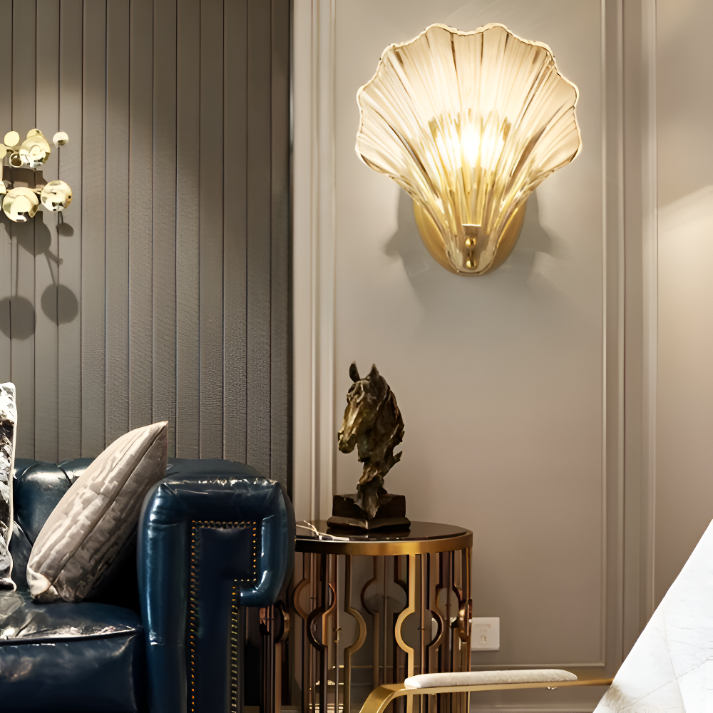 Elegant glass wall light with a minimalist design – Ideal for living rooms and bathrooms