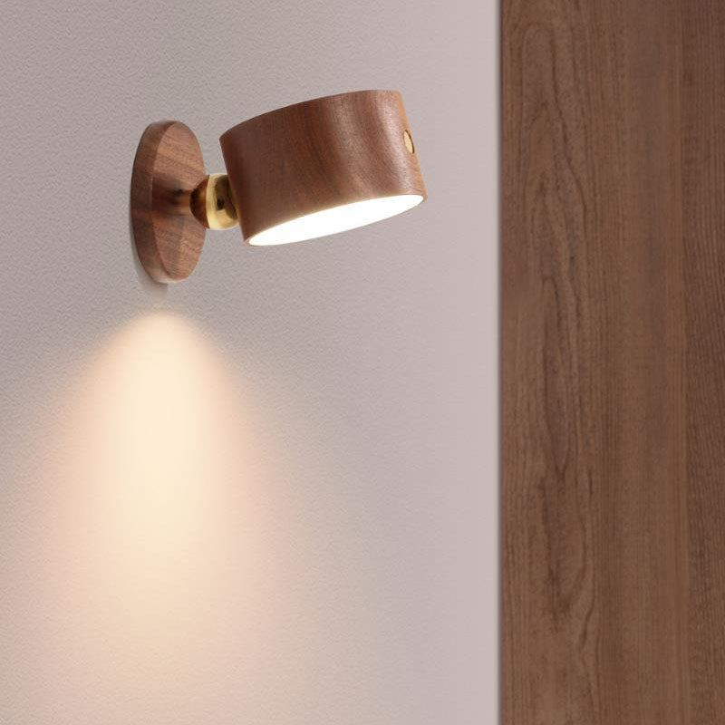 Stylische LED-Wandlampe im minimalistischen Design mit Holzoptik