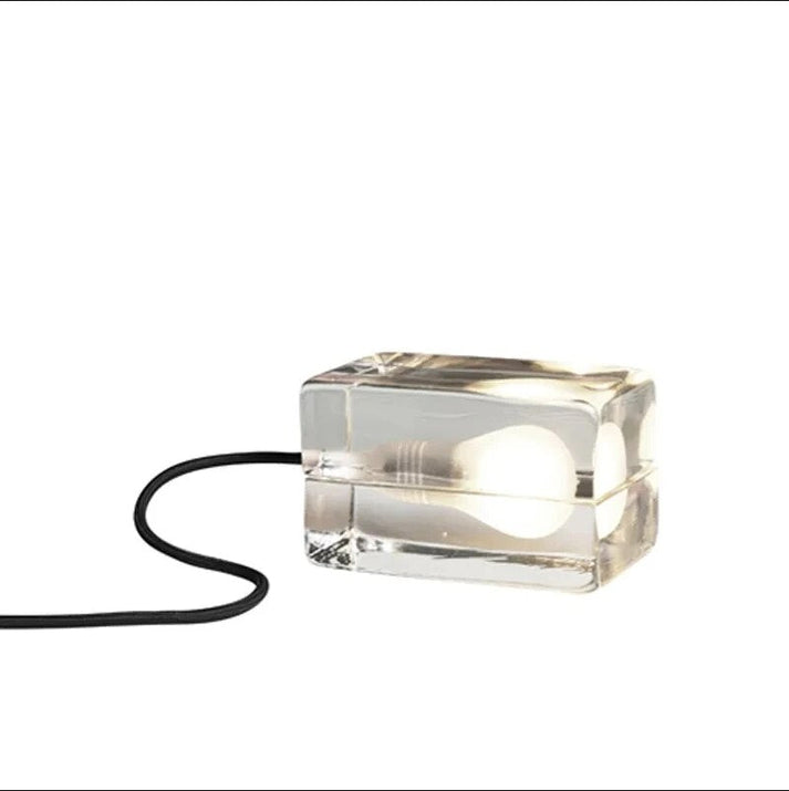 Elegante Tischlampe aus Glas mit blendfreier LED-Beleuchtung