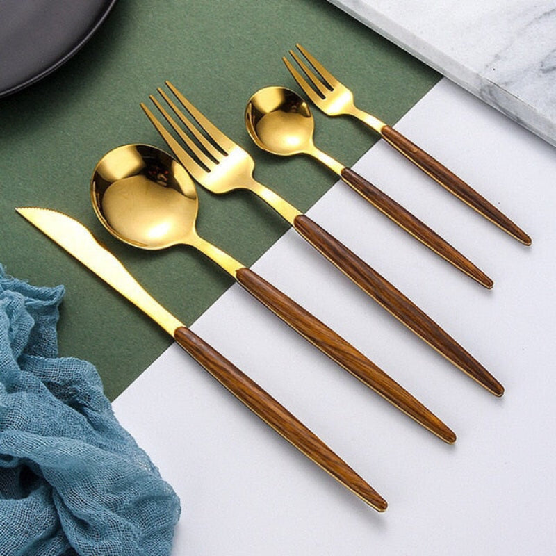 Elegantes Besteckset aus Gold und Holz – 5-teiliges Essgeschirr