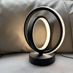 Verstellbare LED Schreibtischlampe für optimales Licht