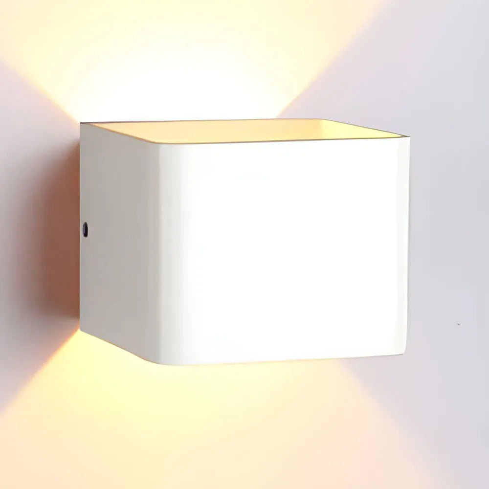Elegante LED Wandleuchte aus Aluminium - Energieeffiziente Beleuchtung