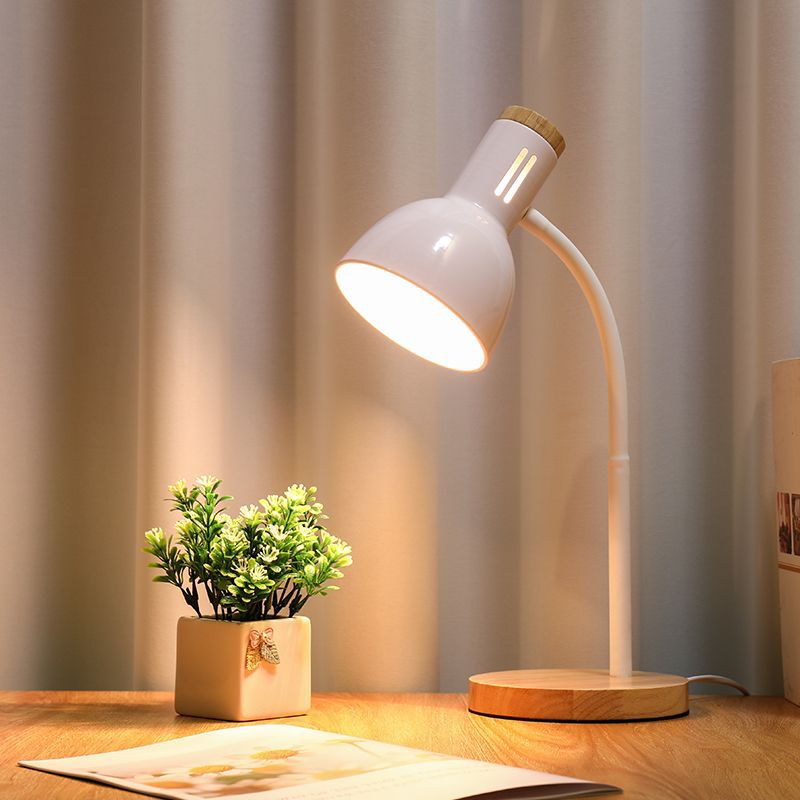 Stilvolle Tischlampe mit Verstellbarem Arm und Holzfuß