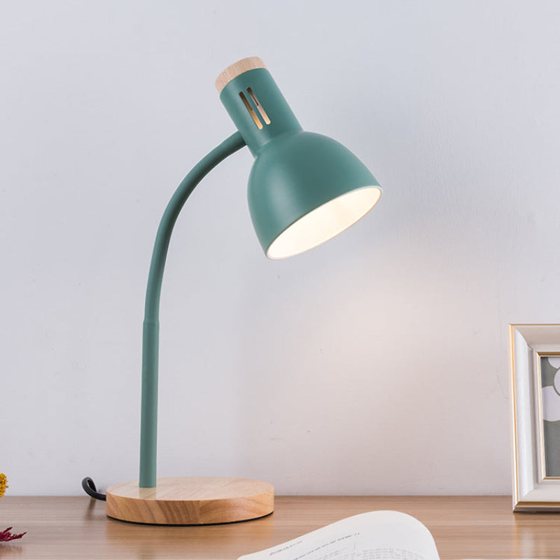 Stilvolle Tischlampe mit Verstellbarem Arm und Holzfuß
