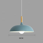 Elegante Pendelleuchte aus Eichenholz mit warmem LED-Licht